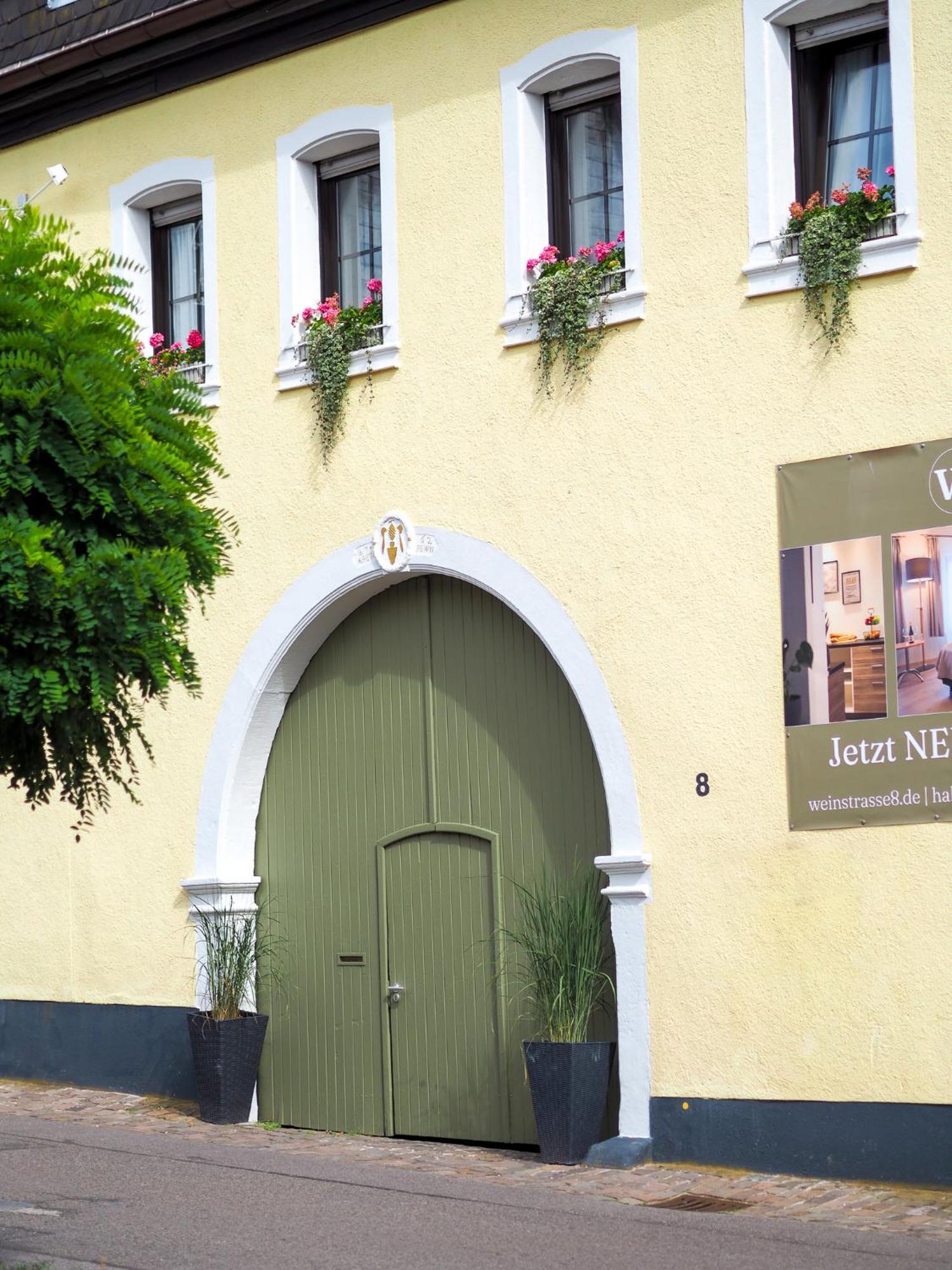 Weinstrasse No 8 "Einfach-Gut-Uebernachten" แลนสไวเลอร์ ภายนอก รูปภาพ