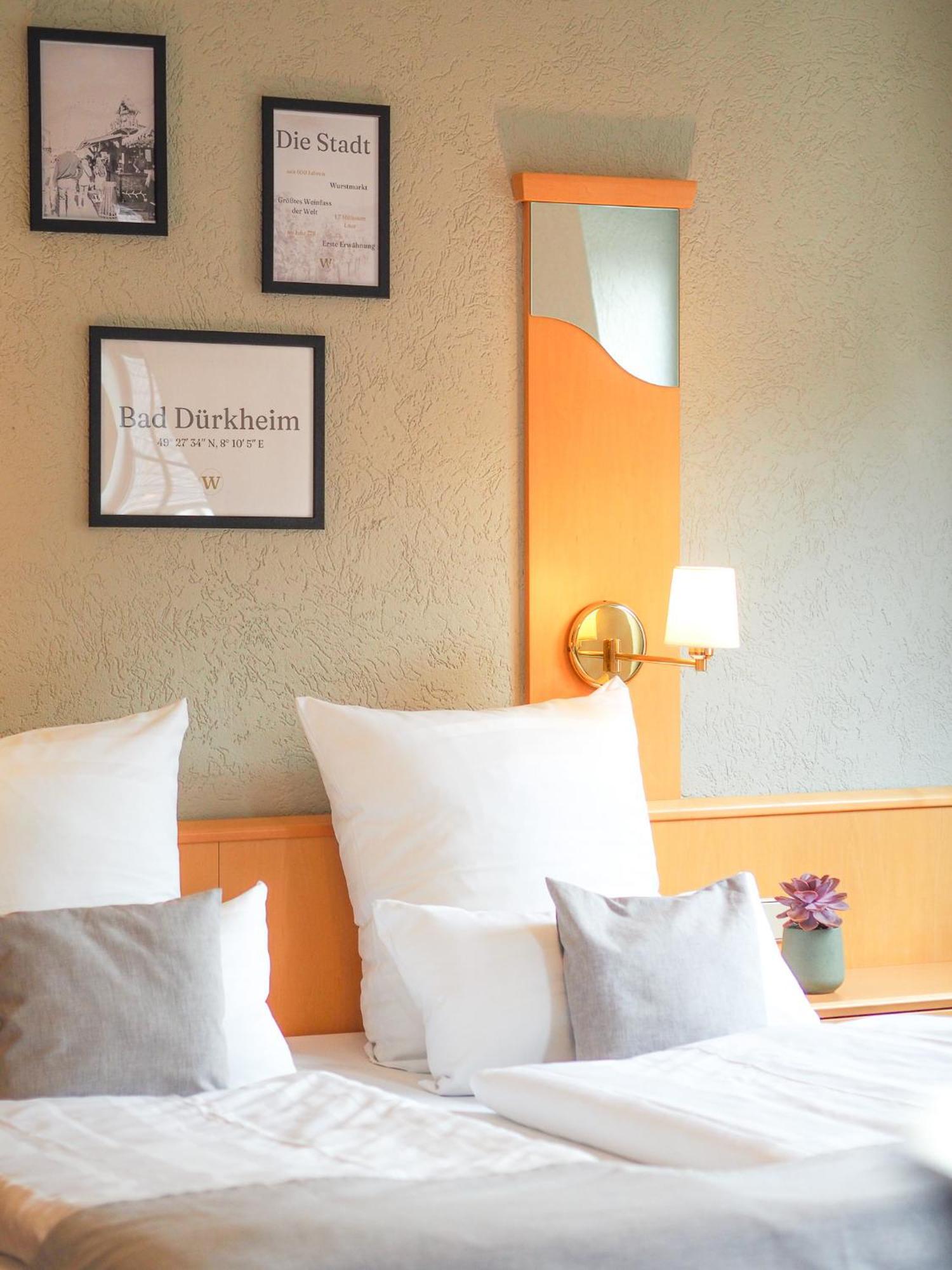 Weinstrasse No 8 "Einfach-Gut-Uebernachten" แลนสไวเลอร์ ภายนอก รูปภาพ