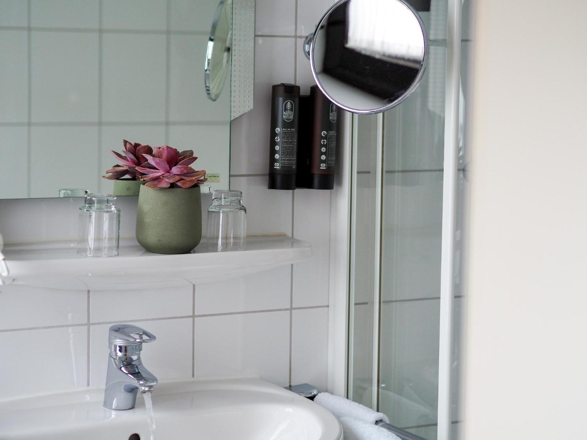 Weinstrasse No 8 "Einfach-Gut-Uebernachten" แลนสไวเลอร์ ภายนอก รูปภาพ