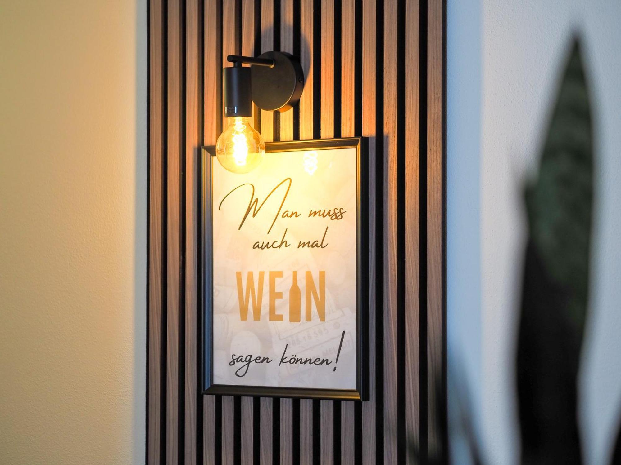 Weinstrasse No 8 "Einfach-Gut-Uebernachten" แลนสไวเลอร์ ภายนอก รูปภาพ